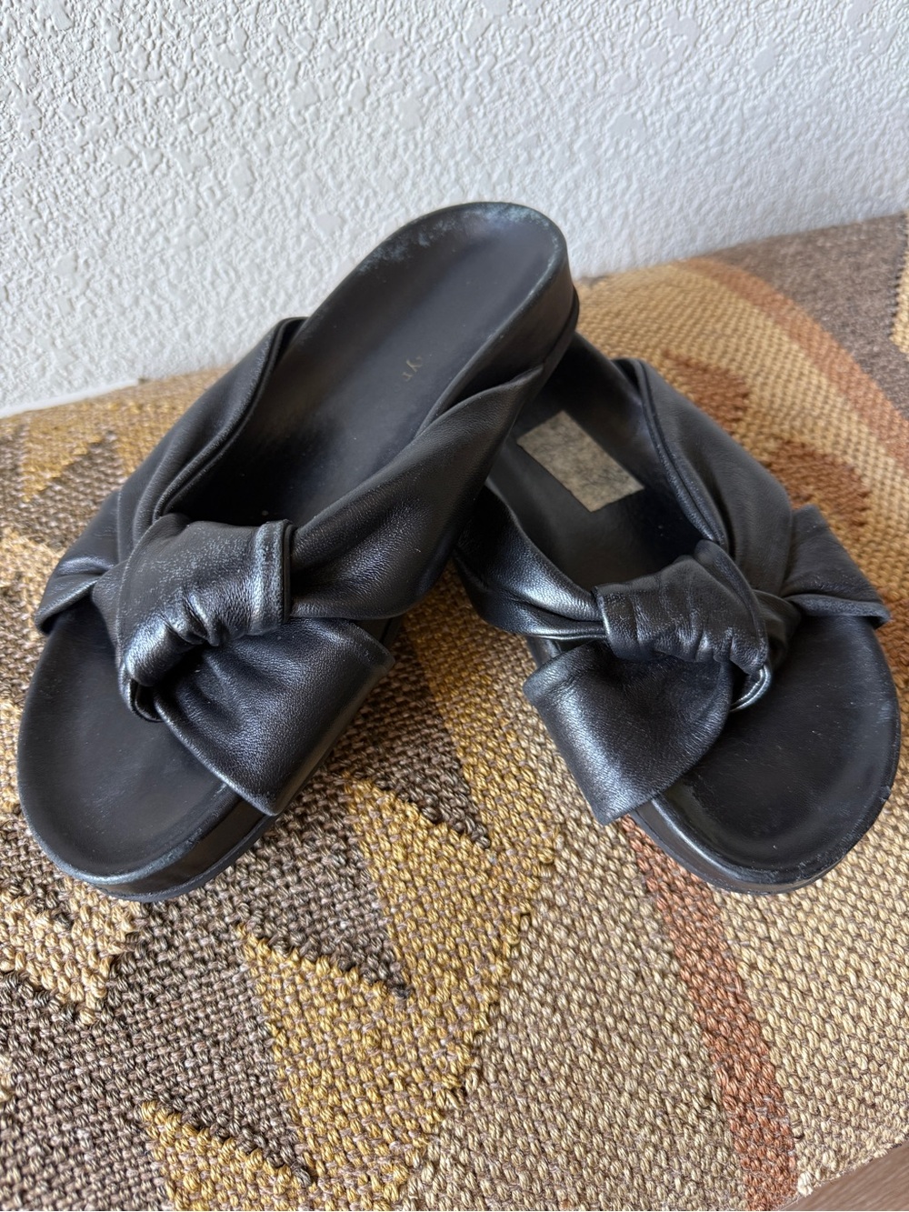 Jenni Kayne leather knot sandals, size 39